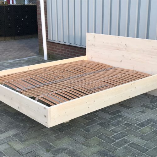 Zwevend 2 persoons bed